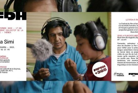 les informations se trouvent sur la gauche et la droite du visuel, avec au centre, une photo des 2 protagonistes du film avec des casques sur les oreilles et un micro d'enregistrement