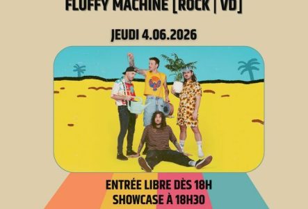 4 hommes, photo humoristique, avec quelques grimaces.