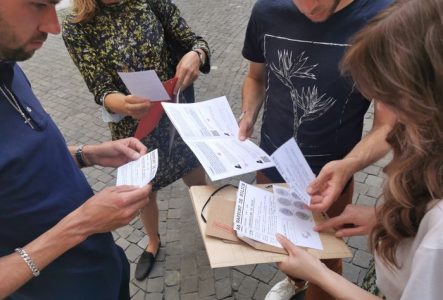 Groupe en train d'enquêter à Genève