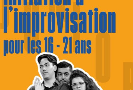 Texte : "initiation à l'improvisation" avec une photo d'impro