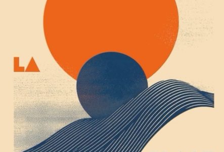 On peu voir sur cette image une scène avec le Lac Léman en fond, il s'agit du Jazz sur la Plage Festival.