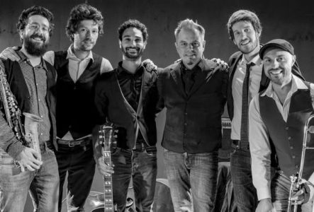 Je vois les 5 musiciens