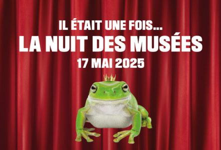 Nuit des Musées Genève Un crapaud avec une couronne sur la tête, est au premier plan. Derrière lui se trouve un rideau rouge de théâtre.