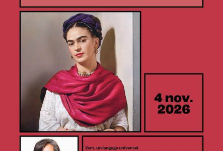 Image de Frida Kahlo vêtue d'un haut blanc avec un foulard rouge autour des épaules et coiffée  d'un bandeau violet.