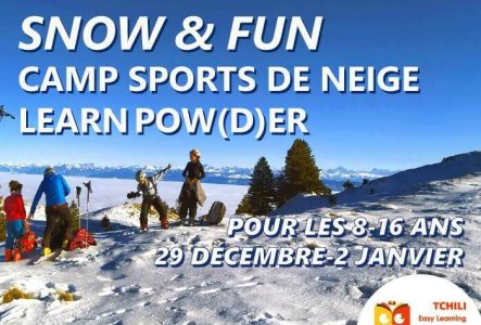 Des enfants et ados arrivé.e.s au sommet pendant un camp Tchili Easy Learning