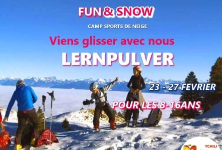 Des enfants et ados arrivé.e.s au sommet pendant un camp Tchili Easy Learning