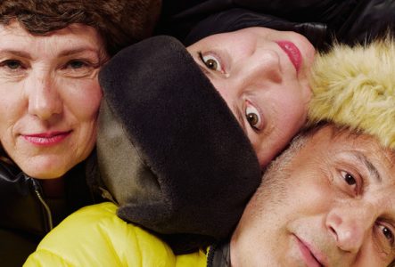 Photo des trois artistes qui constituent le Collectif BPM : Catherine Büchi, Léa Pohlhammer et Pierre Mifsud