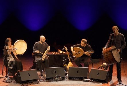 Le groupe sur scène