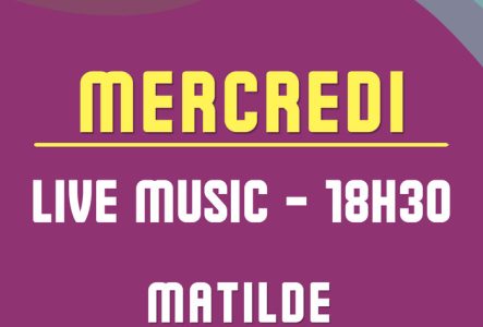 Matilde en concert acoustique au bord de l'eau
