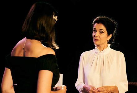 Anouk Schneider La comédienne Maria Mettral qui incarne le rôle de Maria Callas face à une de ses élèves.