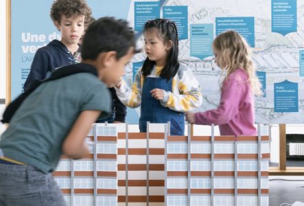 © Projet Praille Acacias Vernets - Sven Högger Enfants lors d'un atelier au Pavillon Sicli sur le Projet Praille Acacias Vernets
