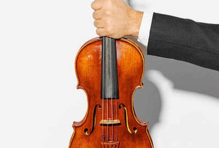 © Niels Ackermann / Lundi 13 Photo d'un violon