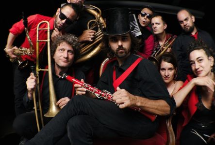 9 musiciens