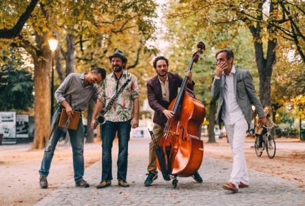 4 musiciens dans la rue