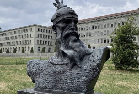 Buste de Gjergj Kastrioti Skenderbeu
