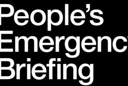 écriture de National Emergency Briefing en blanc sur fond noir