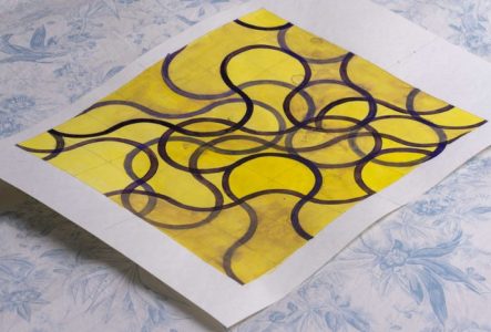 Drapeau jaune avec des variations