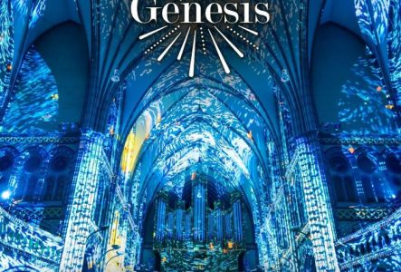 Un église "sous les étoiles" grâce à la projection lumineuse du magnifique spectacle GENESIS