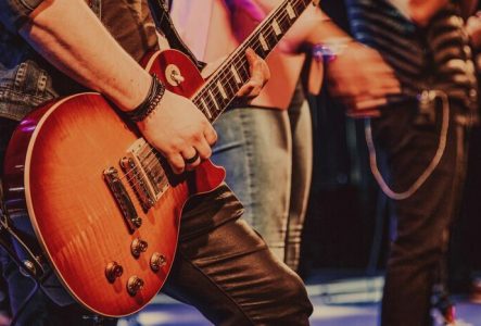 Andre Mosele Gros plan sur une guitare
