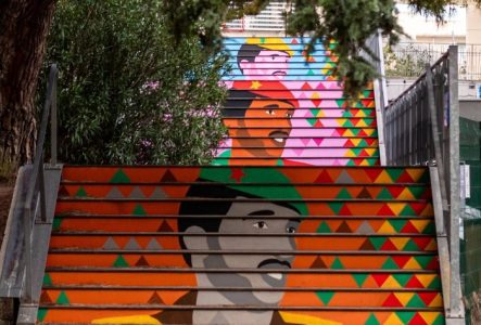 Escaliers avec fresque de Sankara