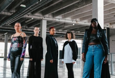 Le Kabuki un groupe des femmes