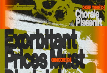 Photo en noire et blanc de la rappeuse, qui porte une cagoule en laine qui lui cache le visage à l'exception des yeux et de la bouche