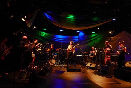 Le tentet sur scène