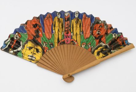 Eventail coloré et agrémenté de portraits peints