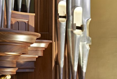 Aline Bovard Rudaz On voit une partie des tubes de l’orgue du Victoria Hall