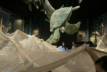 Photo d'une activité de médiation dans l'exposition permanente du MEG.