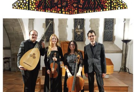 Vitrail de l'église de PLO, ensemble Memorare